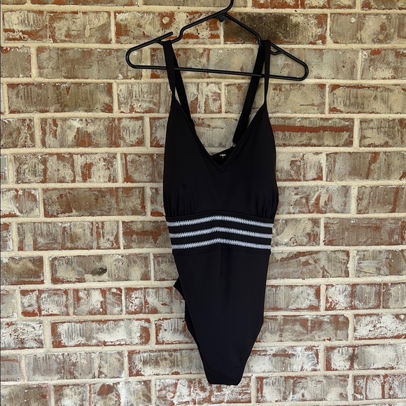Land’s End Charcoal V-neck Embroidered Crisscross One Piece Swim Suit - Picture 1 of 7